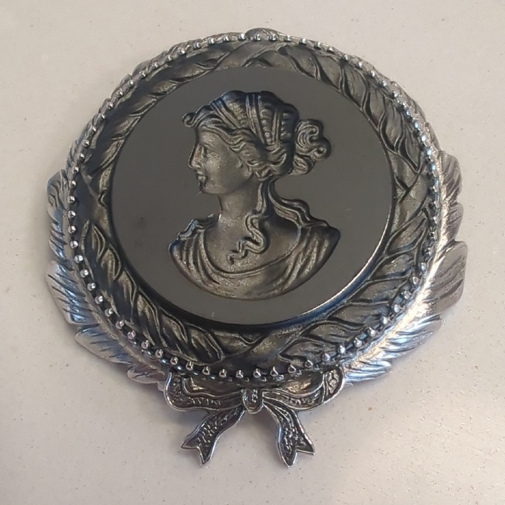 Vintage Reverse Glass Cameo Brooch Silver Ribbon Frame